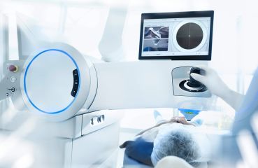 Oslavujeme príchod nášho nového, najrýchlejšieho femtosekundového lasera VISUMAX 800